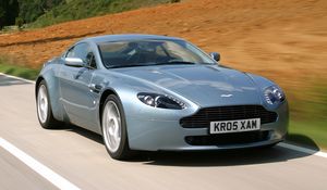 Preview wallpaper aston martin, v8, vantage, 2005, gray, front view, nature, cars