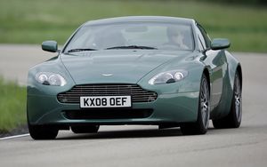 Preview wallpaper aston martin, v8, vantage, 2008, green, front view, style