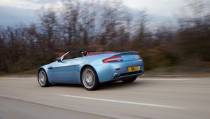 Preview wallpaper aston martin, v8, vantage, 2006, blue, side view, style, speed, asphalt