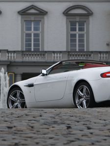 Preview wallpaper aston martin, v8, vantage, 2008, white, side view, style, building