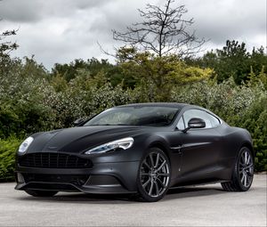 Preview wallpaper aston martin, vanquish, one of seven, black, side view