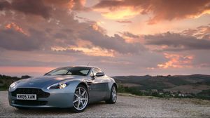 Preview wallpaper aston martin, vantage, side view, sunset