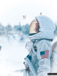 Preview wallpaper astronaut, butterflies, spacesuit, space, light