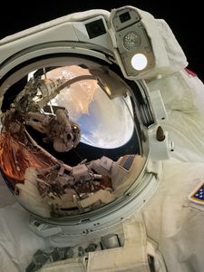 Preview wallpaper astronaut, reflection, helmet, spacesuit, space