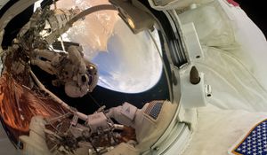 Preview wallpaper astronaut, reflection, helmet, spacesuit, space