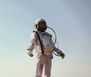 Preview wallpaper astronaut, space, gravity, levitation