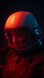 Preview wallpaper astronaut, spacesuit, dark