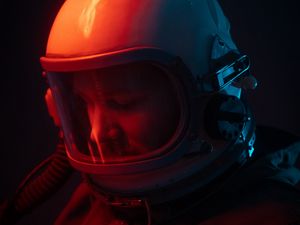 Preview wallpaper astronaut, spacesuit, dark