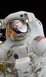 Preview wallpaper astronaut, spacesuit, helmet, mirror, reflection, space