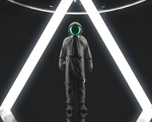 Preview wallpaper astronaut, spacesuit, triangle