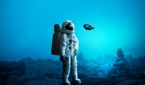 Preview wallpaper astronaut, underwater, fish, art