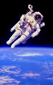 Preview wallpaper astronaut, weightlessness, space, atmosphere