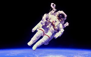 Preview wallpaper astronaut, weightlessness, space, atmosphere