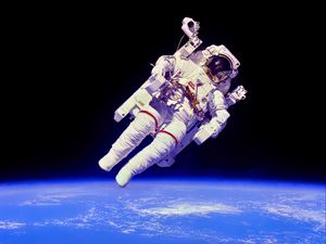 Preview wallpaper astronaut, weightlessness, space, atmosphere