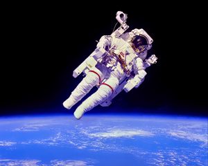 Preview wallpaper astronaut, weightlessness, space, atmosphere