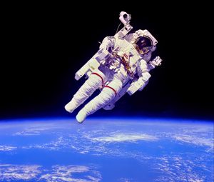 Preview wallpaper astronaut, weightlessness, space, atmosphere