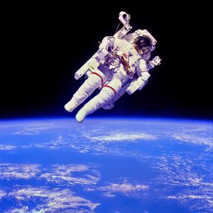 Preview wallpaper astronaut, weightlessness, space, atmosphere