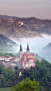 Preview wallpaper asturias, spain, ridge picos de europa, mountains, castle, cathedral