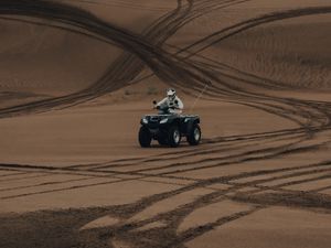 Preview wallpaper atv, desert, sand, footprints