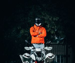 Preview wallpaper atv, motorcyclist, helmet, bike, front view, hoodie