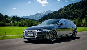 Preview wallpaper audi, a4, avant, motion, road