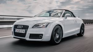 Preview wallpaper audi, car, front view, movement, white