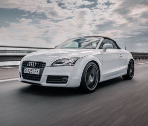 Preview wallpaper audi, car, front view, movement, white