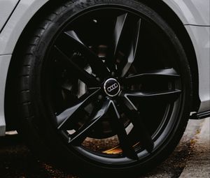 Preview wallpaper audi, car, gray, wheel, side view