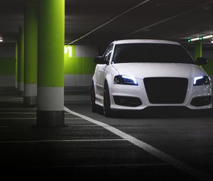 Preview wallpaper audi, lights, parking