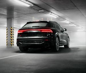 Preview wallpaper audi q8, audi, car, suv, black, rear view