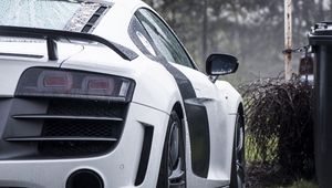 Preview wallpaper audi, r8, gt, silver, rain, rear bumper