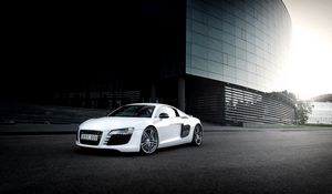 Preview wallpaper audi, r8, white, building