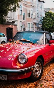 Preview wallpaper auto, red, side view, autumn, foliage