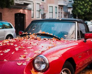 Preview wallpaper auto, red, side view, autumn, foliage
