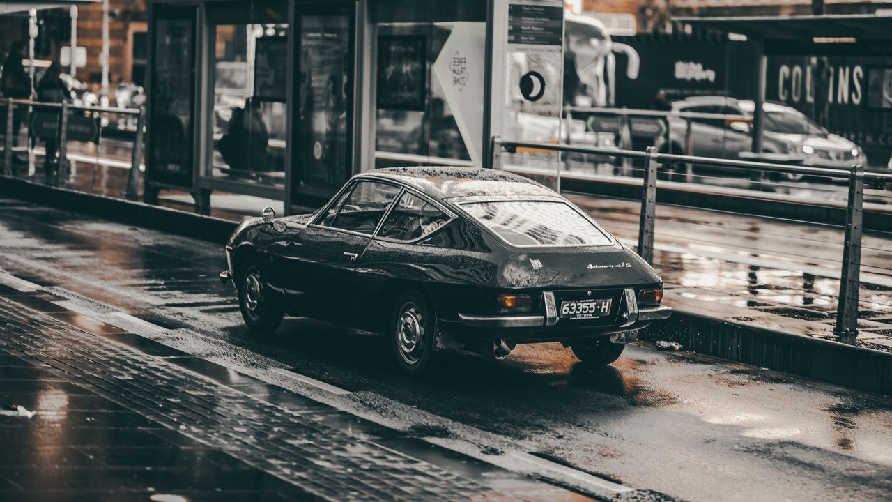Wallpaper auto, side view, city, rain