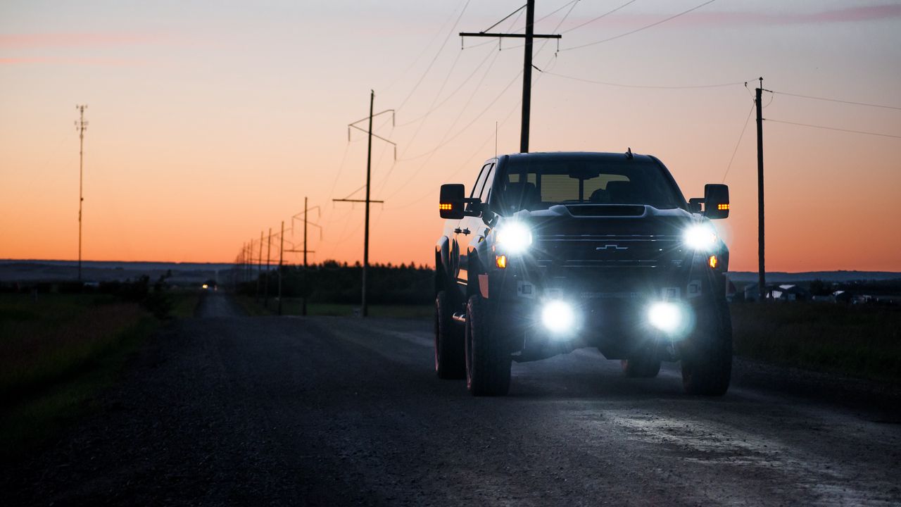 Wallpaper auto, suv, night, traffic, lights