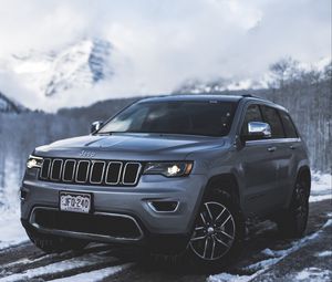 Preview wallpaper auto, suv, snow, side view