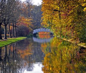 Preview wallpaper autumn, bridge, river, park, trees, reflection