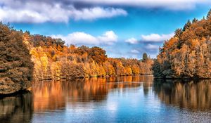 Preview wallpaper autumn, lake, trees, reflection