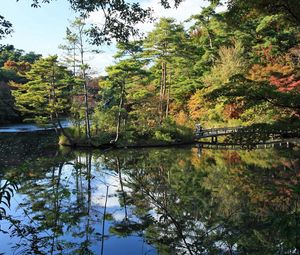 Preview wallpaper autumn, park, lake, river