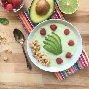 Preview wallpaper avocado, fruit, smoothie, dessert, plate