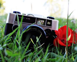 Preview wallpaper background, poppy seeds, grass, camera, plant, flower, red, mood lens
