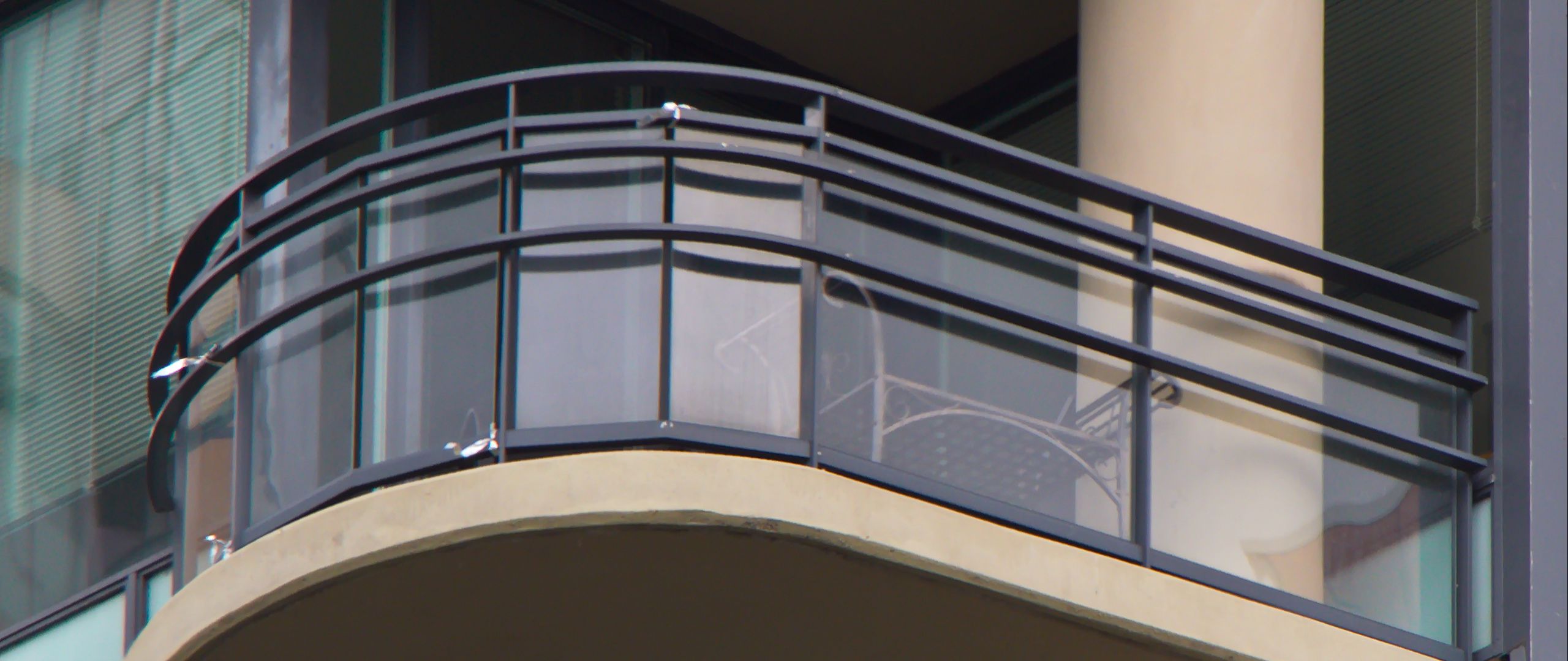 2560x1080 Wallpaper balconies, building, column, architecture