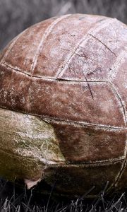 Preview wallpaper ball, football, old, ragged