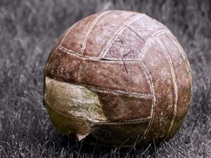 Preview wallpaper ball, football, old, ragged