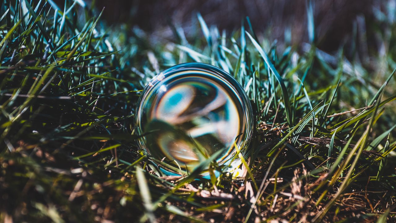 Wallpaper ball, glass, grass, close-up