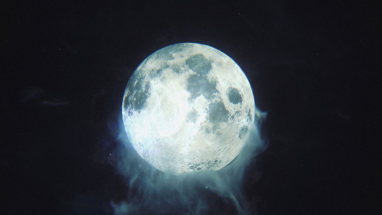 Wallpaper ball, glow, smoke, moon, darkness
