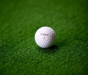 Preview wallpaper ball, grass, golf, lawn