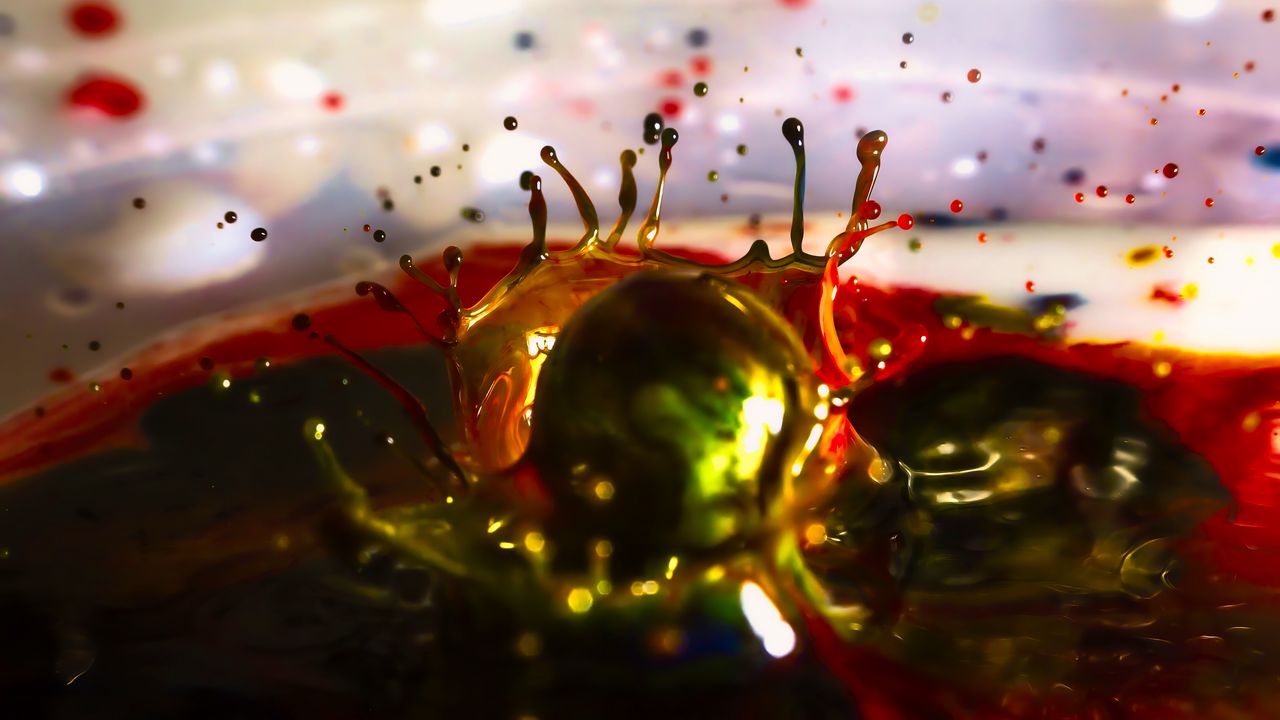 Wallpaper ball, liquid, splashes, macro