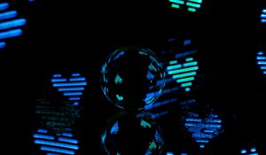 Preview wallpaper ball, reflection, heart, neon